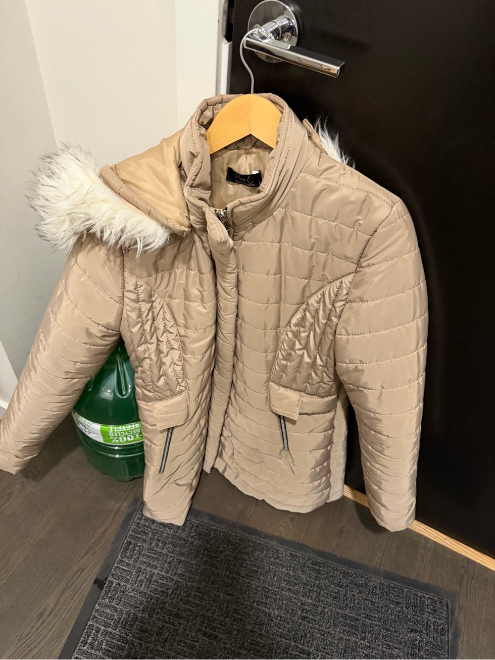 Women's Quilted Puffer Jacket with Faux-Fur Trim - Taupe